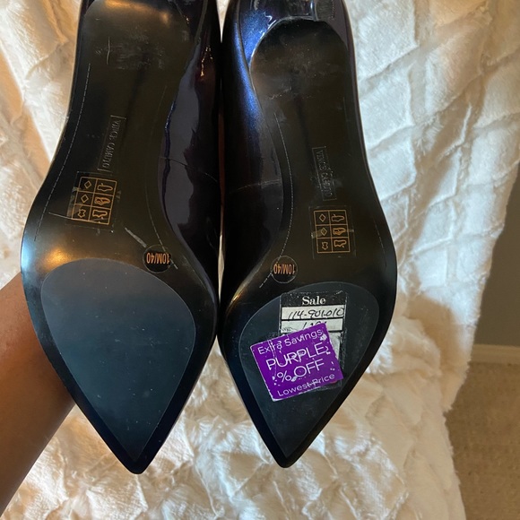 Size 10 Vince Camuto shoes - Picture 3 of 3